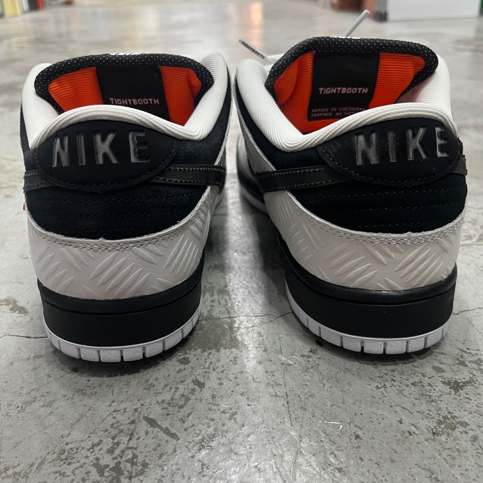 TIGHTBOOTH NIKE SB Dunk Low Pro QS Black and White ダンク 