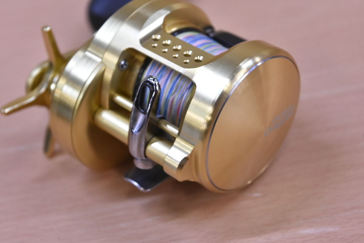 シマノ 15 オシアコンクエスト 300 HG SHIMANO OCEA CONQUEST ベイトリール オフショア 船釣り タイラバ マダイ ヒラメ ワラサ イナダ