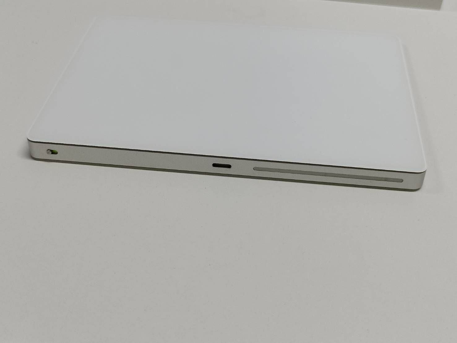Apple Magic Trackpad 2〈MJ2R2J/A〉A1535 【公式通販】