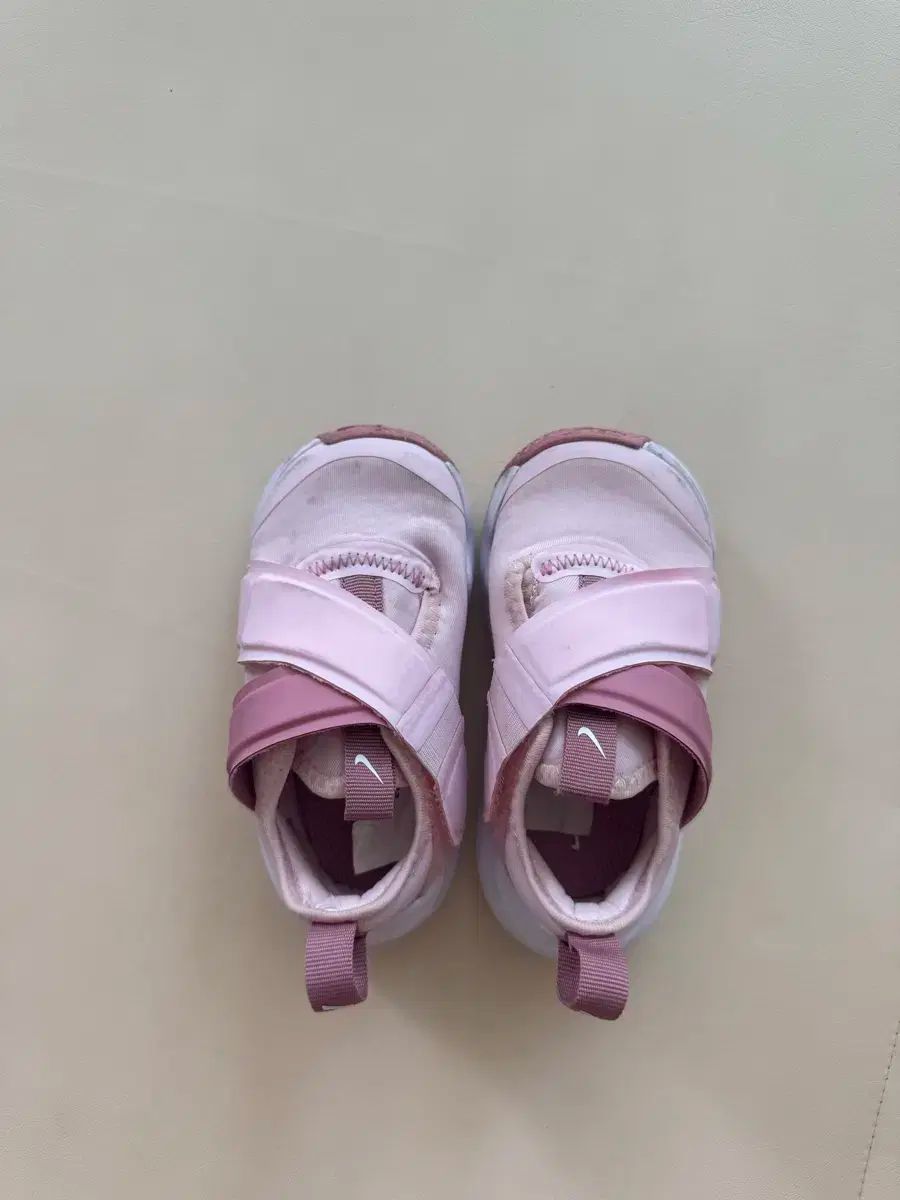 【人気SALE，定番】 NIKE(ナイキ) ベビー キッズ スニーカー ピンク 亜麻 前進 120 6c その他
