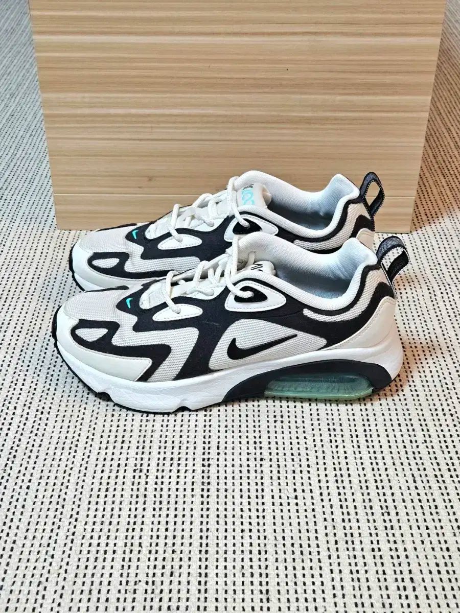 NIKE(ナイキ) エアマックス 200 240