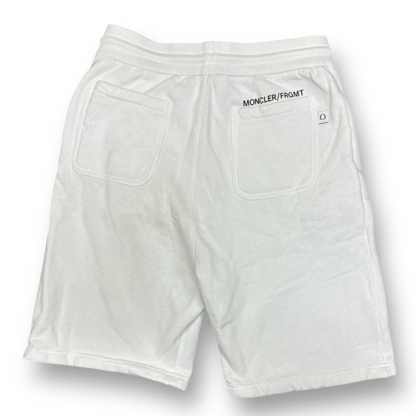 国内正規 MONCLER × FRAGMENT Hiroshi Fujiwara JERSEY SHORT PANTS ジャージショーツ ハーフパンツ モンクレール フラグメント コラボ I209U8H00003 ホワイト S 75671A6