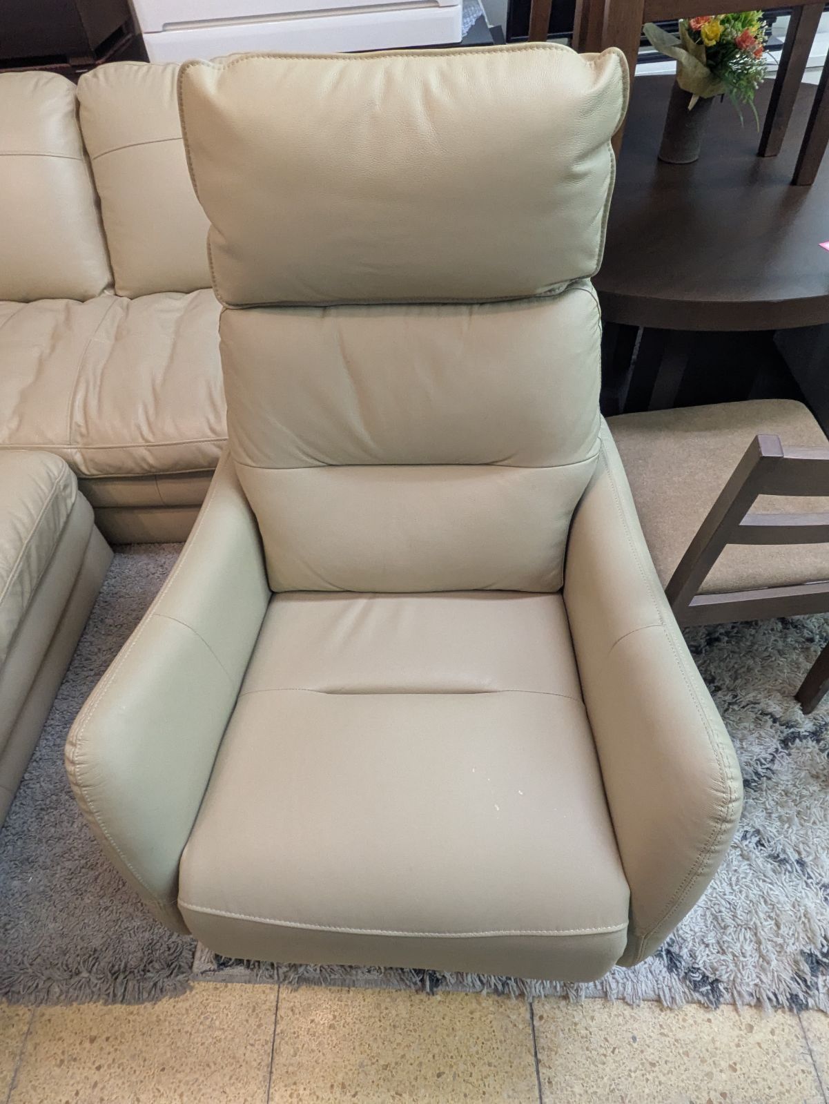 電動本革リクライニングパーソナルチェア(2モーターLE01BE) ニトリ 電動リクライニングパーソナルチェア2台セット(2モーター