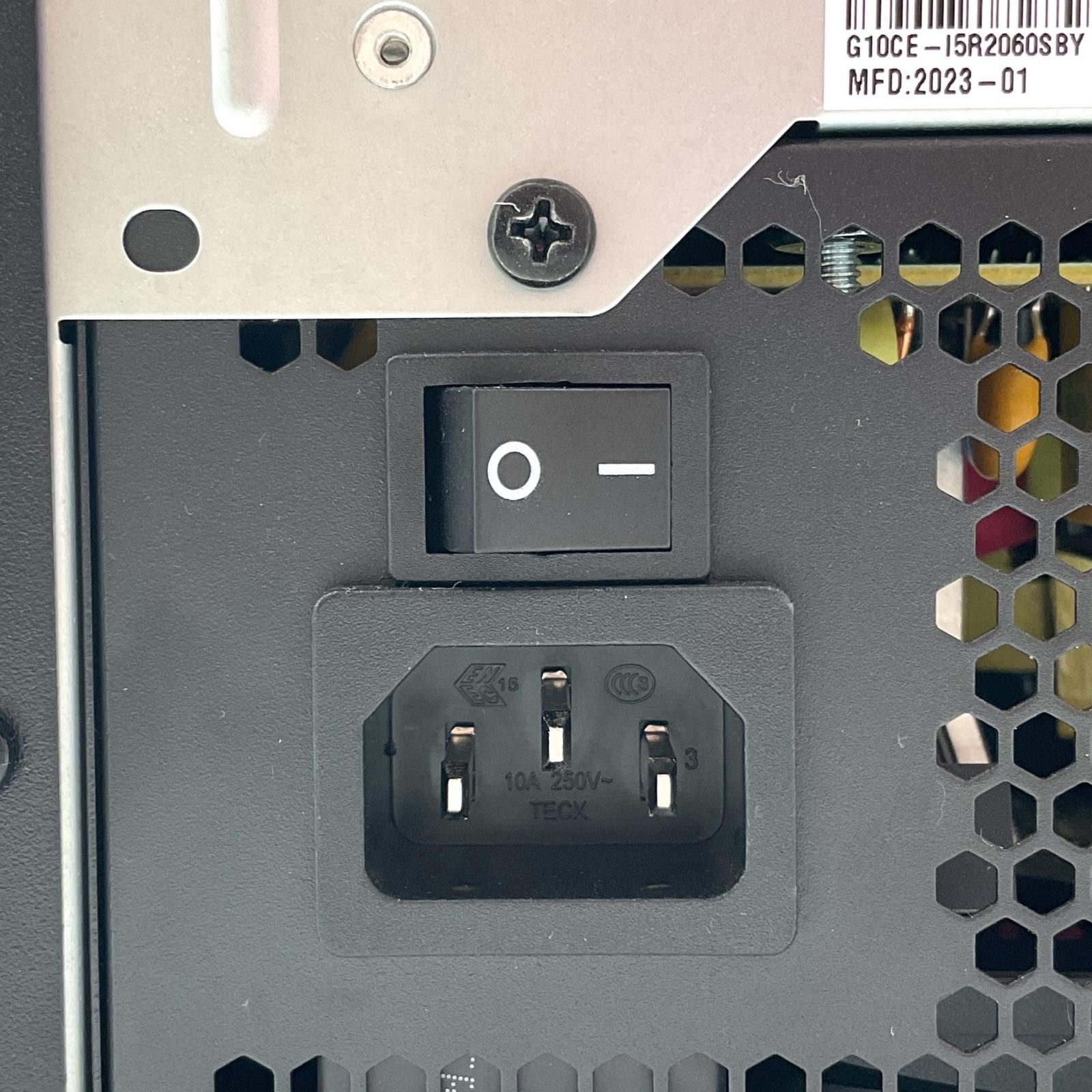 ASUS ROG Strix G10CE-I5R2060SBY i5-11400F 16GB M.2 SSD 512GB