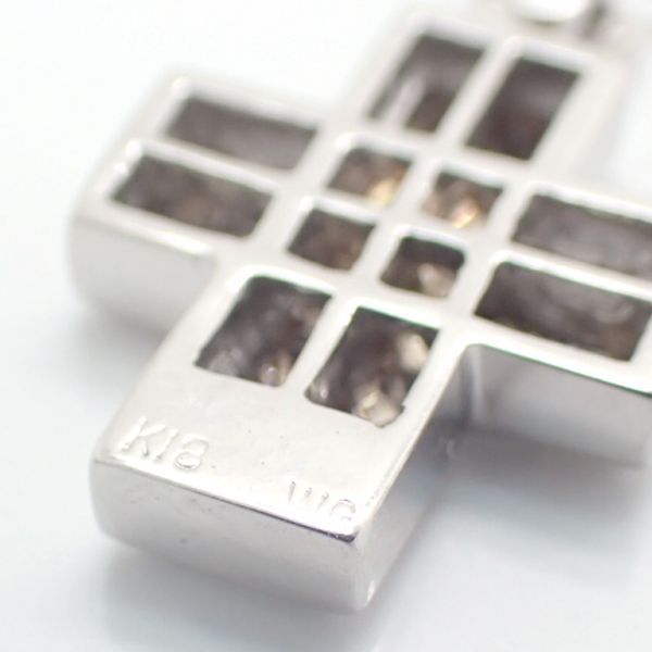 レ・エッセンシャル K18WG サファイア ダイヤモンド ペンダント