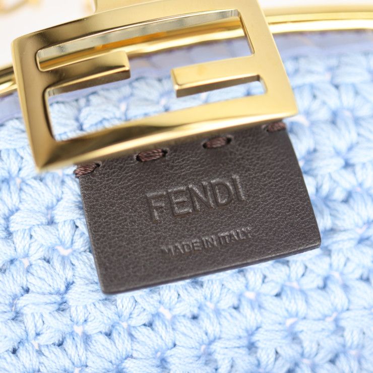 FENDI フェンディ バゲット スマートフォンバッグ ショルダーバッグ 7AR966 コットン ライトブルー 2WAY クラッチ ファブリック ミニ バッグ チェーン ポーチ 【本物保証】 - メルカリ