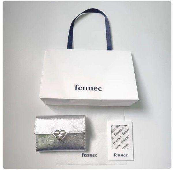 [FENNEC] HEARTY TRIPLE WALLET コイン収納 三段財布 韓国人気 FENNEC] HEARTY TRIPLE WALLET コイン収納 三段財布 韓国人気