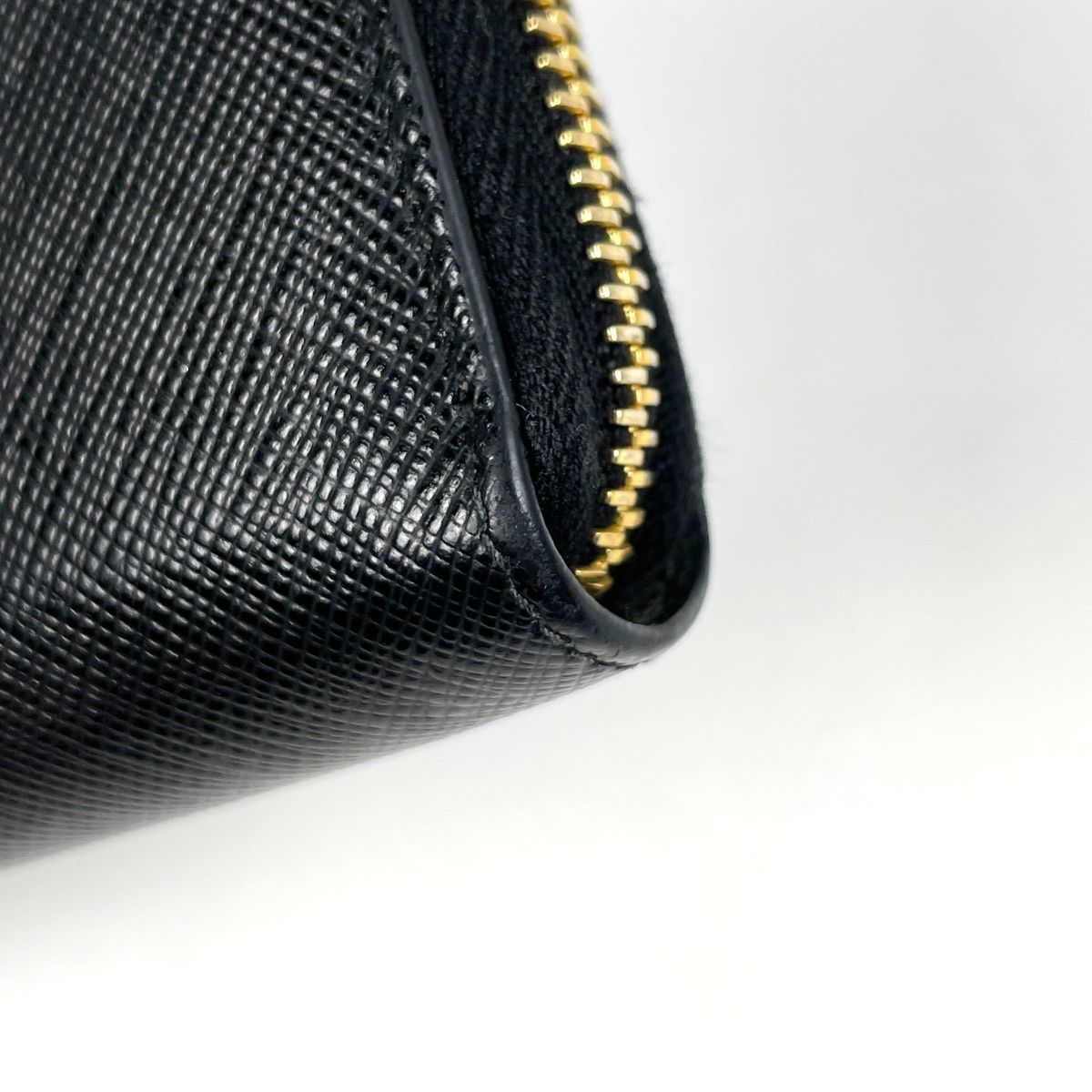 超良品‼️ プラダ　PRADA 財布　長財布　サフィアーノ　ラウンドファスナー 希少✨プラダ 長財布 ラウンドファスナー サフィアーノレザー