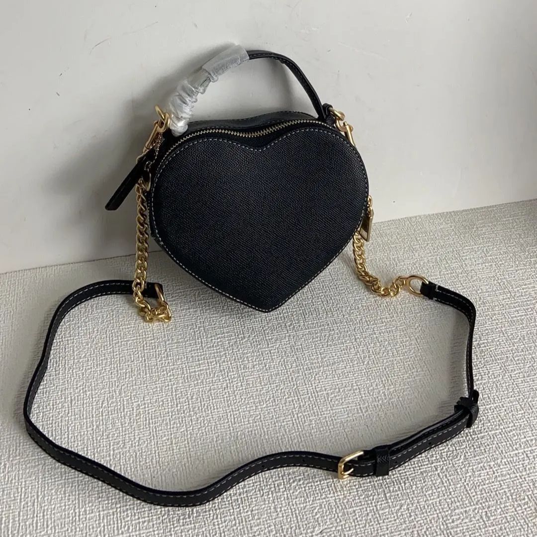 新品未使用】COACH 2WAY ハートクロスボディバッグ