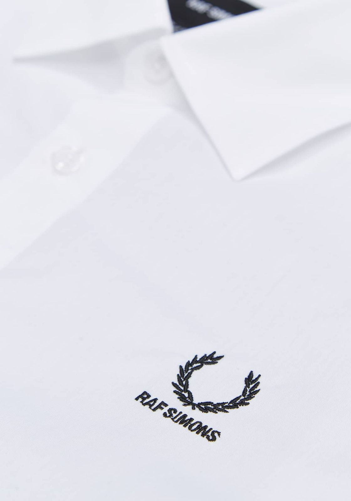 RAF SIMONS FRED PERRY パッチ半袖シャツ 白 S - AO AKUA - メルカリ