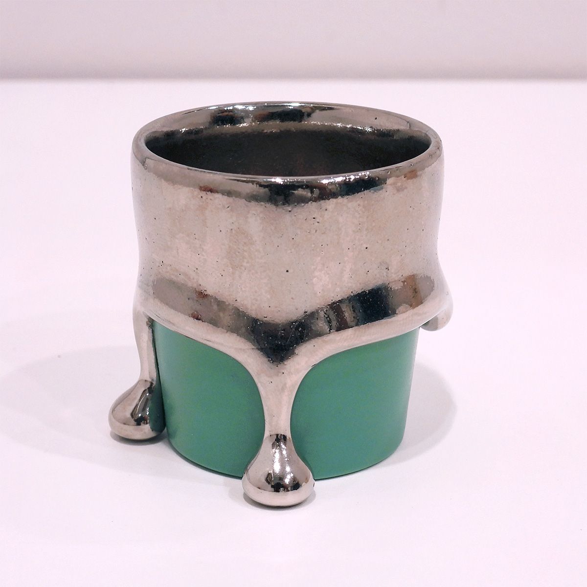 未使用品 桑田卓郎 ぐい呑み 盃 酒器 陶芸 現代アート 本物保証 真作保証 未使用品 桑田卓郎 ぐい呑み 盃 酒器 陶芸 現代アート 本物保証