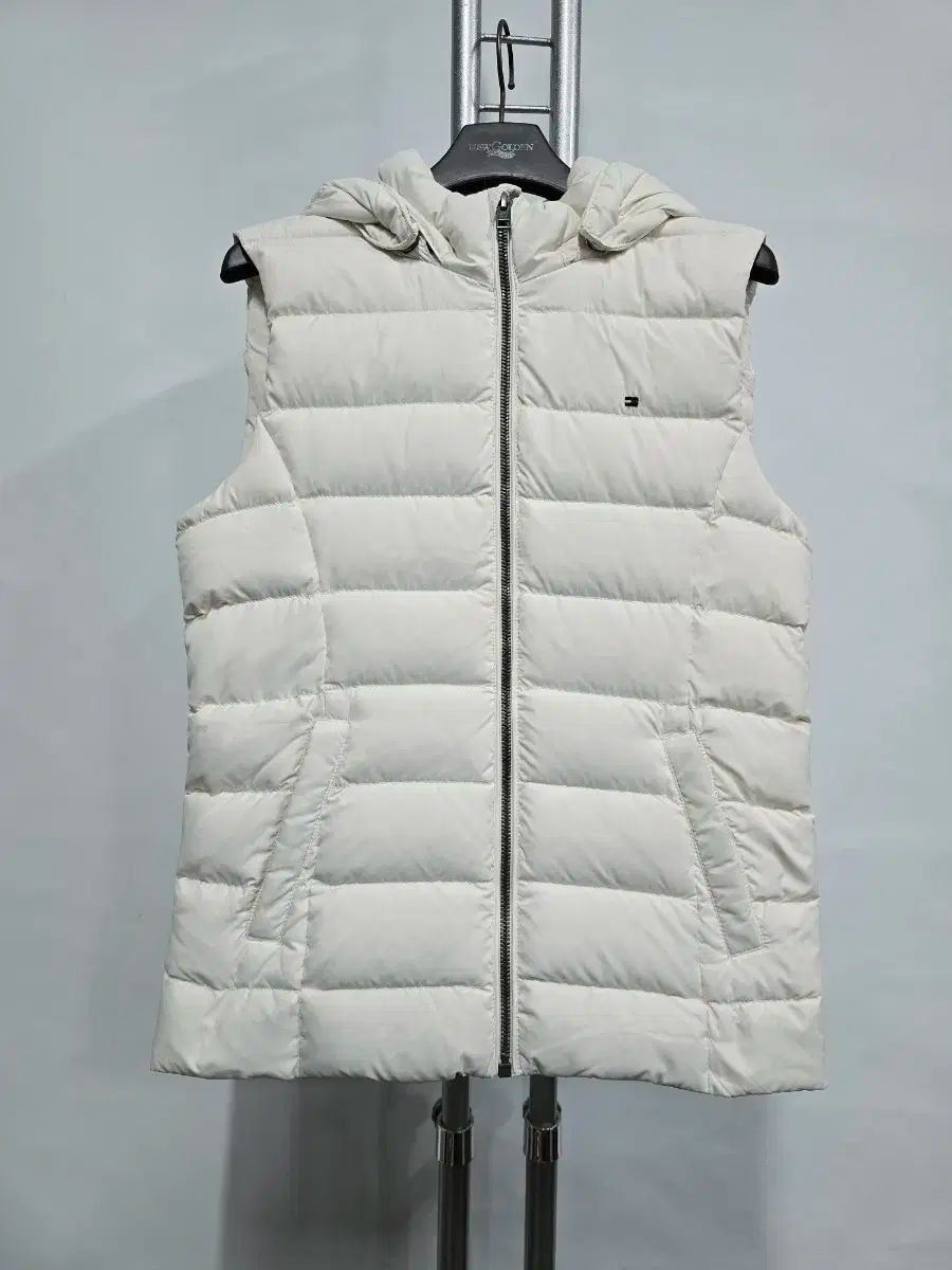 Tommy Hilfiger Kids(トミーヒルフィガーキッズ) フード付きパッド入りベスト