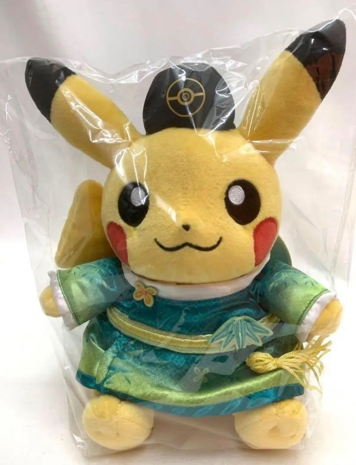 ポケモン ペア 中華漢服ピカチュウ ぬいぐるみ 海外ポケモンセンター