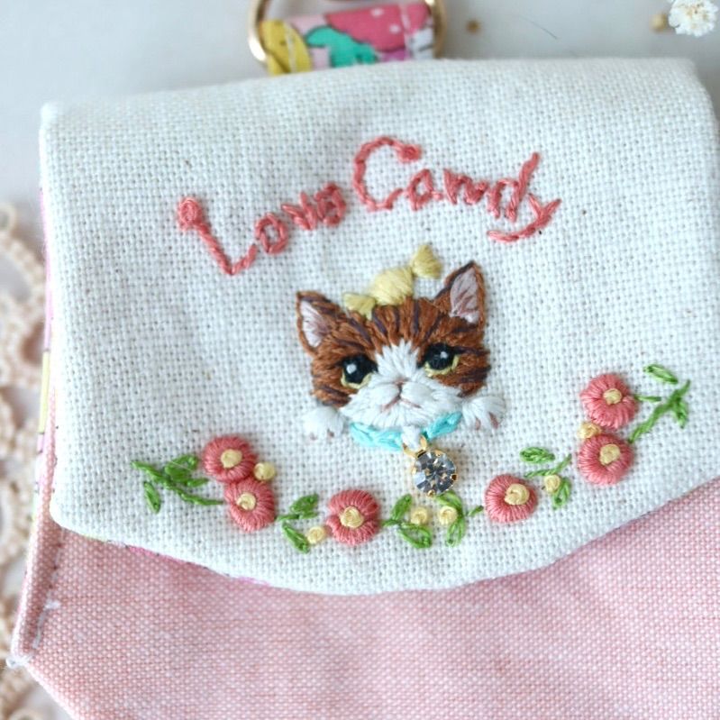 キラキラ⭐️さま専用　猫　＆　ボタニカル　＆　猫ミニポーチ 猫刺繍 猫ちゃん刺繍のミニミニポーチピーチ ハチワレ茶白猫
