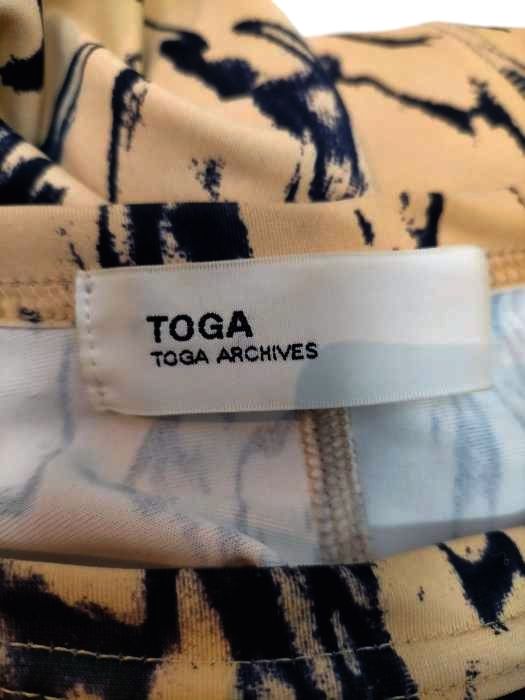 TOGA ARCHIVES ドローコード 総柄ワンピース TOGA ARCHIVES ドローコード 総柄ワンピース 【公式通販】