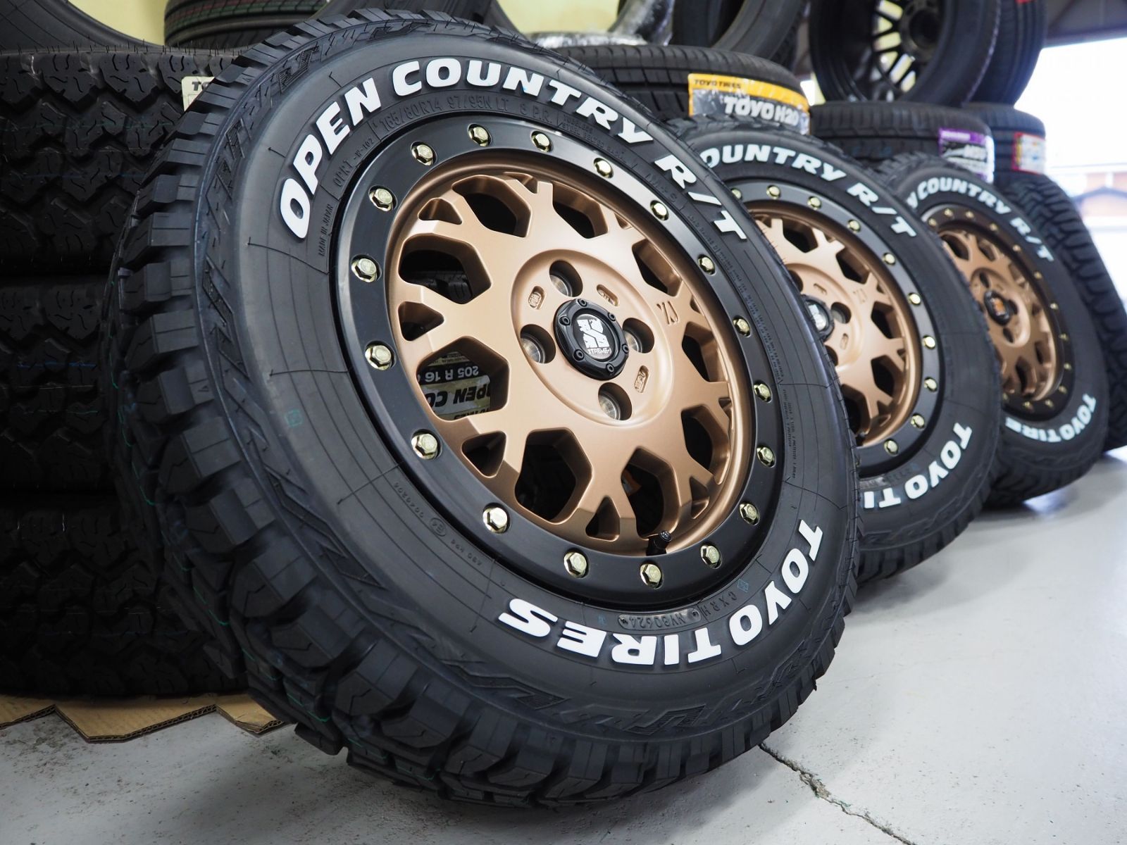 ゴツゴツ系 要リフトアップ XTREME-J XJ04 14inch 4.5J 4H100 +43 TOYO 