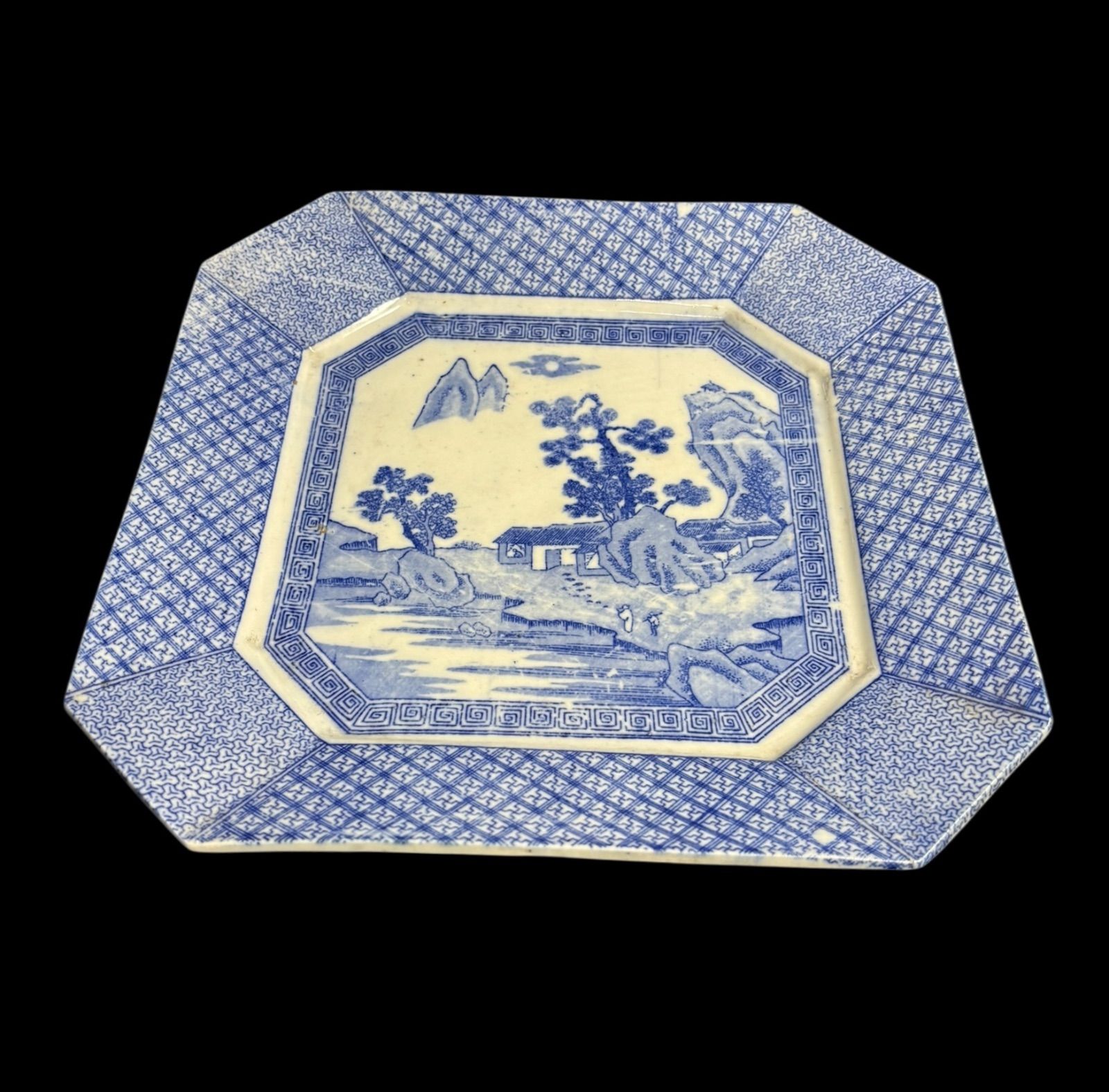 古伊万里 八角絵皿 [山水風景文図] 染付 年代物 八角皿 角皿