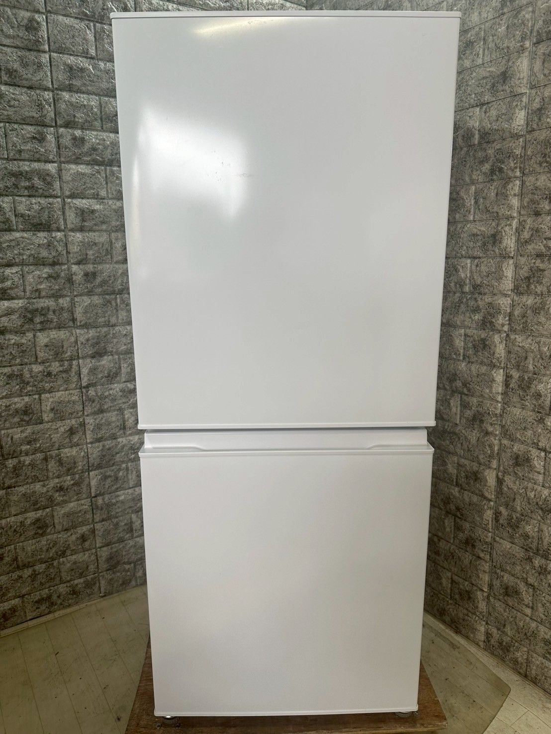 ● 美品 女性オーナー 冷蔵庫 アクア AQR-14E2 AQUA 冷凍冷蔵庫 アクア 135L 2枚ドア 右開き 一人暮らし 新