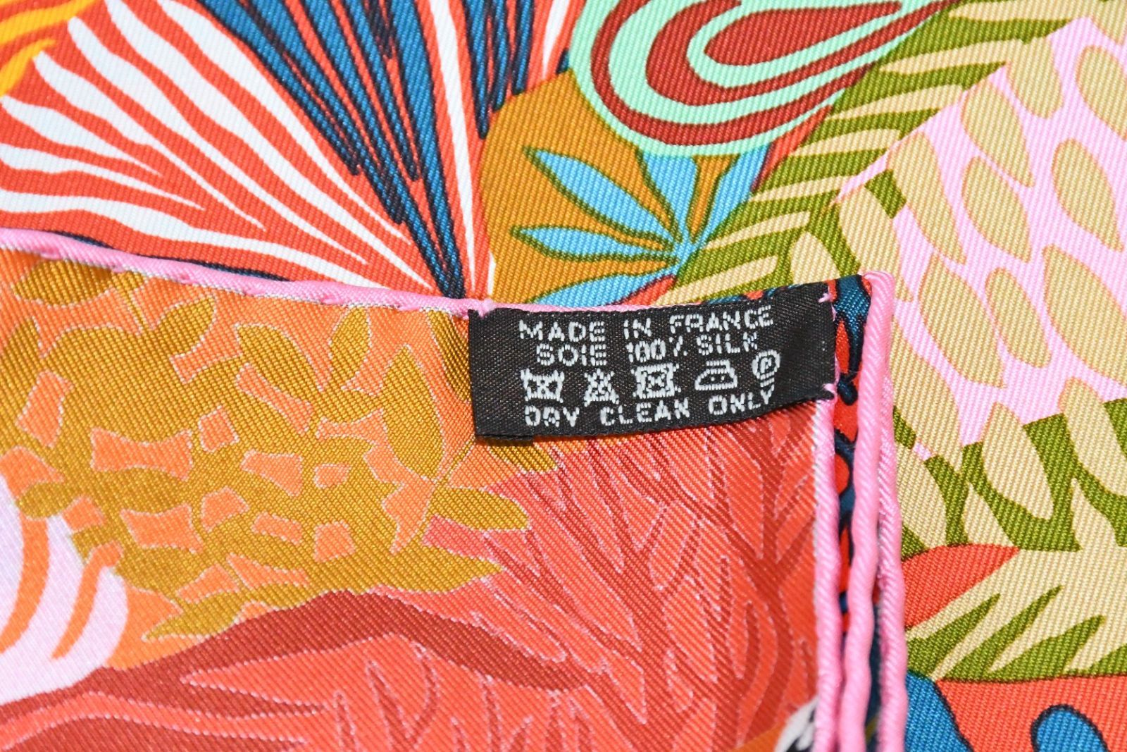 Hermes エルメス スカーフ 90 アンダーザウェーブ オレンジ Hermes エルメス スカーフ 90 アンダーザウェーブ オレンジ