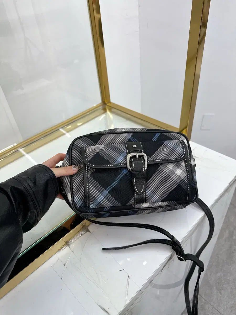 Burberry バーバリー ブルーラベル クロスバッグ