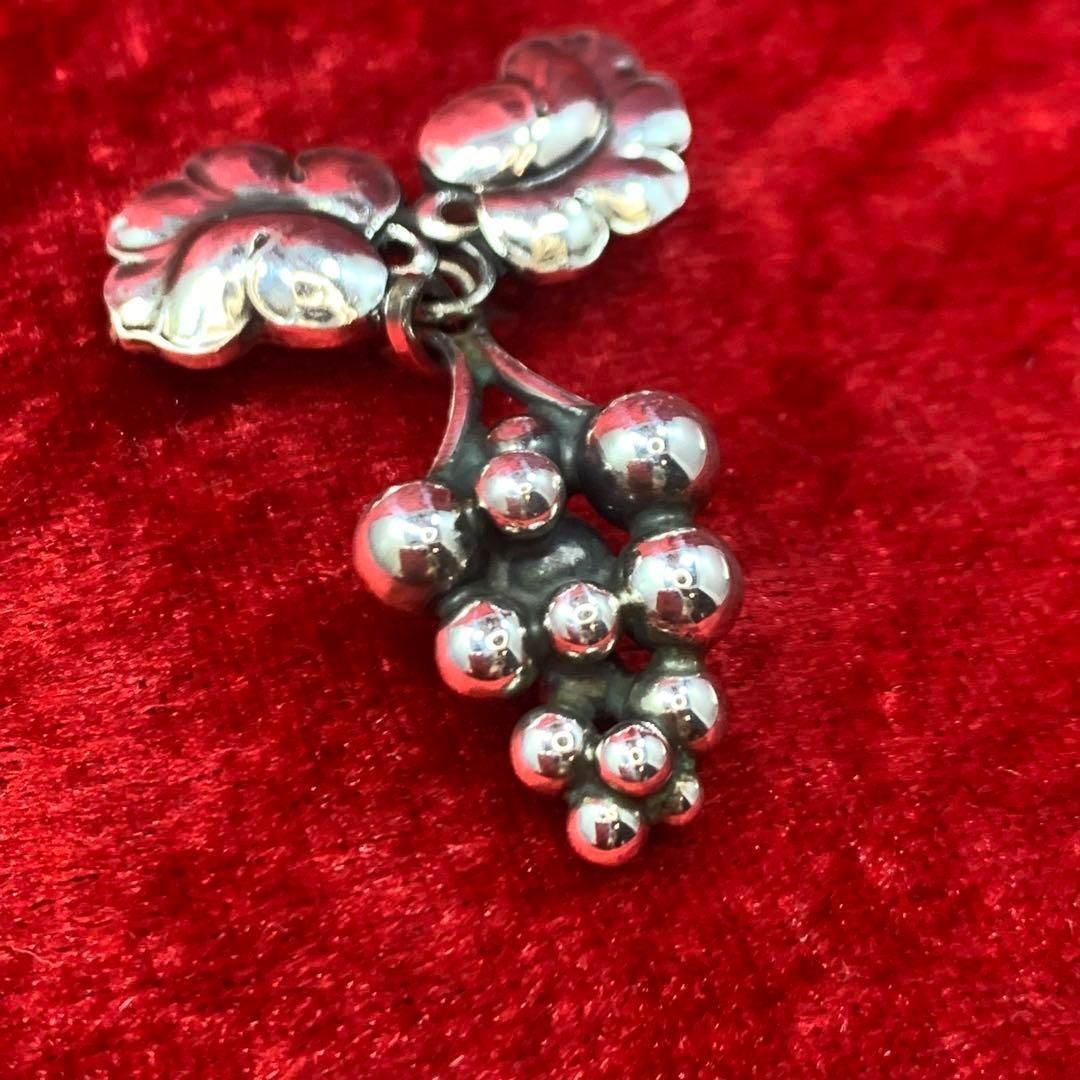 美品 ブローチ ♯217A 葡萄スモールサイズ ジョージジェンセン/GEORG