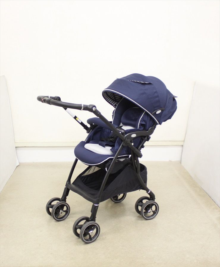 美品 ラクーナ ビッテ クッション ネイビー 2094963 軽量