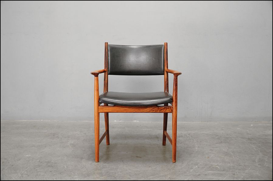 Kai Lyngfeldt-Larsen Arm chair ローズウッド Kai Lyngfeldt-Larsen Arm chair in Rosewood｜Luca Scandinavia