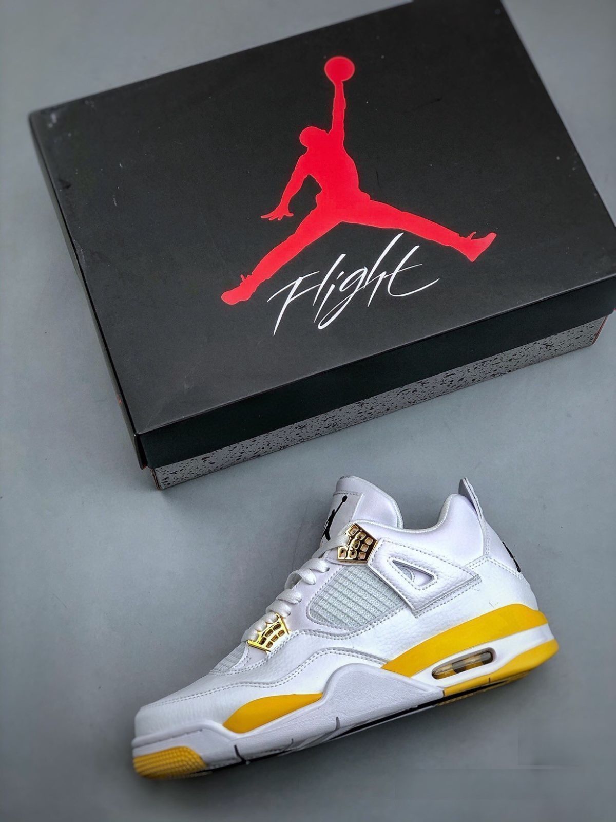 限定値下げ中！新品・未使用！レア！Nike Air JORDAN FLTCLB お値下げしました??即購入新品箱付?? Nike air jordan 4 retro