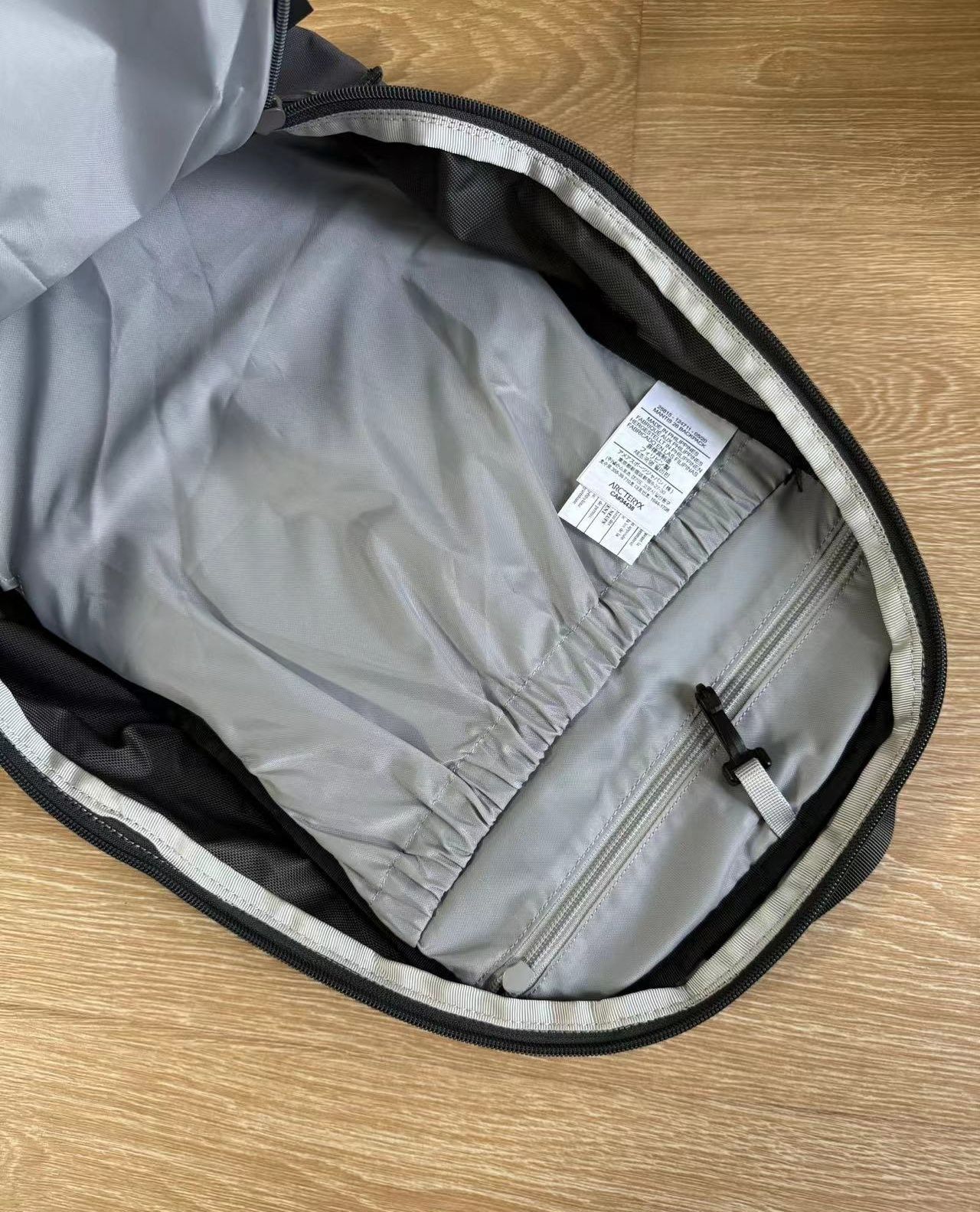 アークテリクスgray  ARCTERYX リュック バックパック マンティス26 デイパック メンズ レディース 軽量 26L