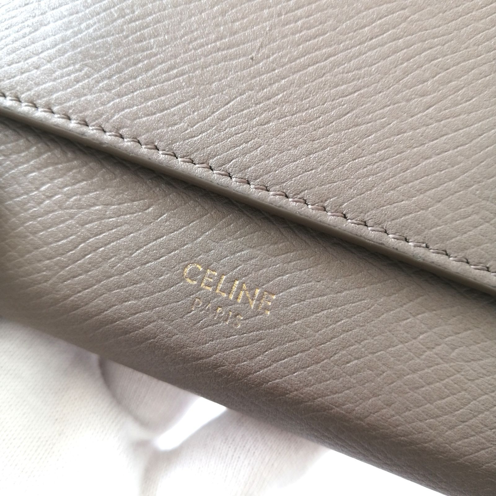 美品 CELINE グレー 三つ折り財布 トリフォールドウォレット ※箱付き Amazon | [セリーヌ] 財布 三つ折り ESSENTIALS スモール トリ