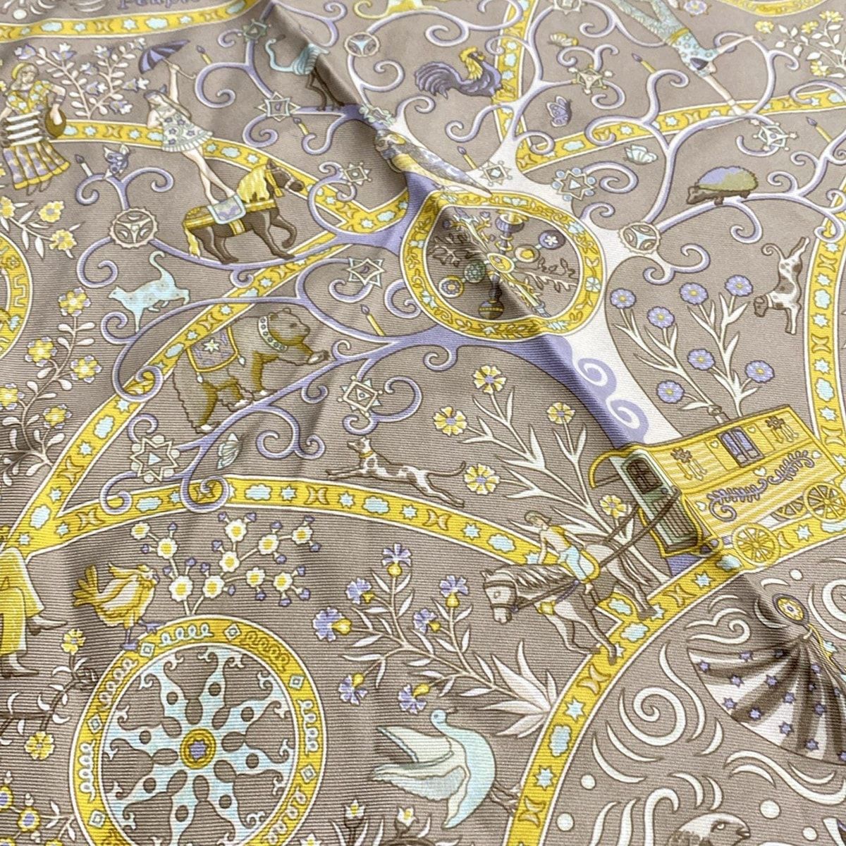 HERMES(エルメス) スカーフ美品 プチカレ ベージュ×イエロー