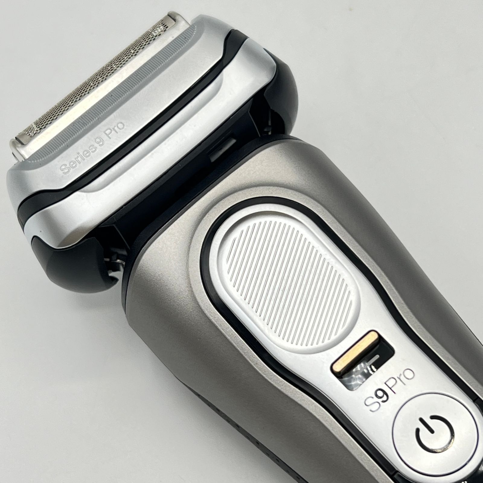 ブラウン シリーズ9 洗浄機付き 電動 髭剃り メンズ 9455cc-V ブラウン シリーズ9 洗浄機付き 電動 髭剃り メンズ 9455cc-V BRAUN