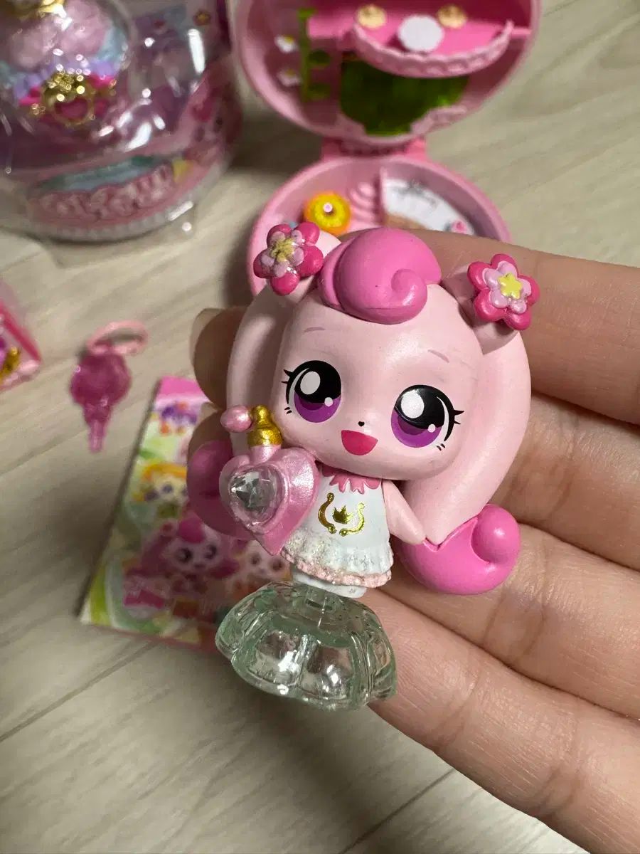 キャッチティニピン　シーズン4　カップケーキフィギュア　まとめ売り キャッチティニピン シーズン4 カップケーキフィギュア まとめ売り