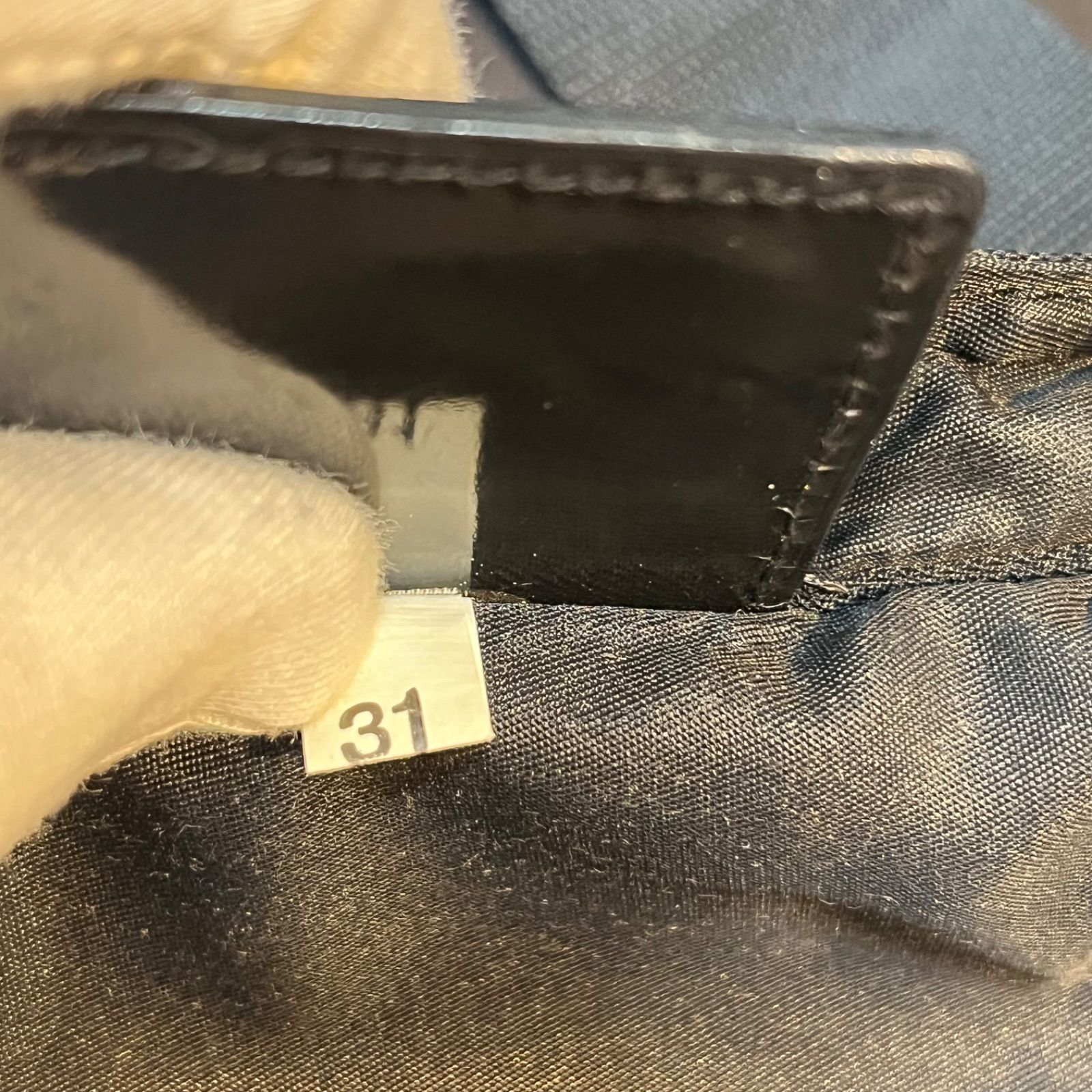 三角ロゴ ブラック