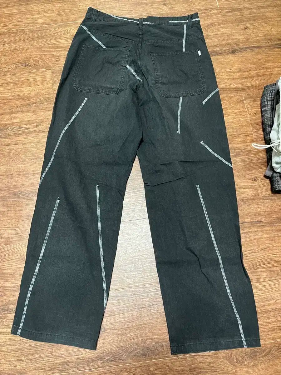 【美品】BEAMS PLUS 1タック ワイド テーパード トラウザーズ L 美品】BEAMS PLUS 1タック ワイド テーパード トラウザーズ L