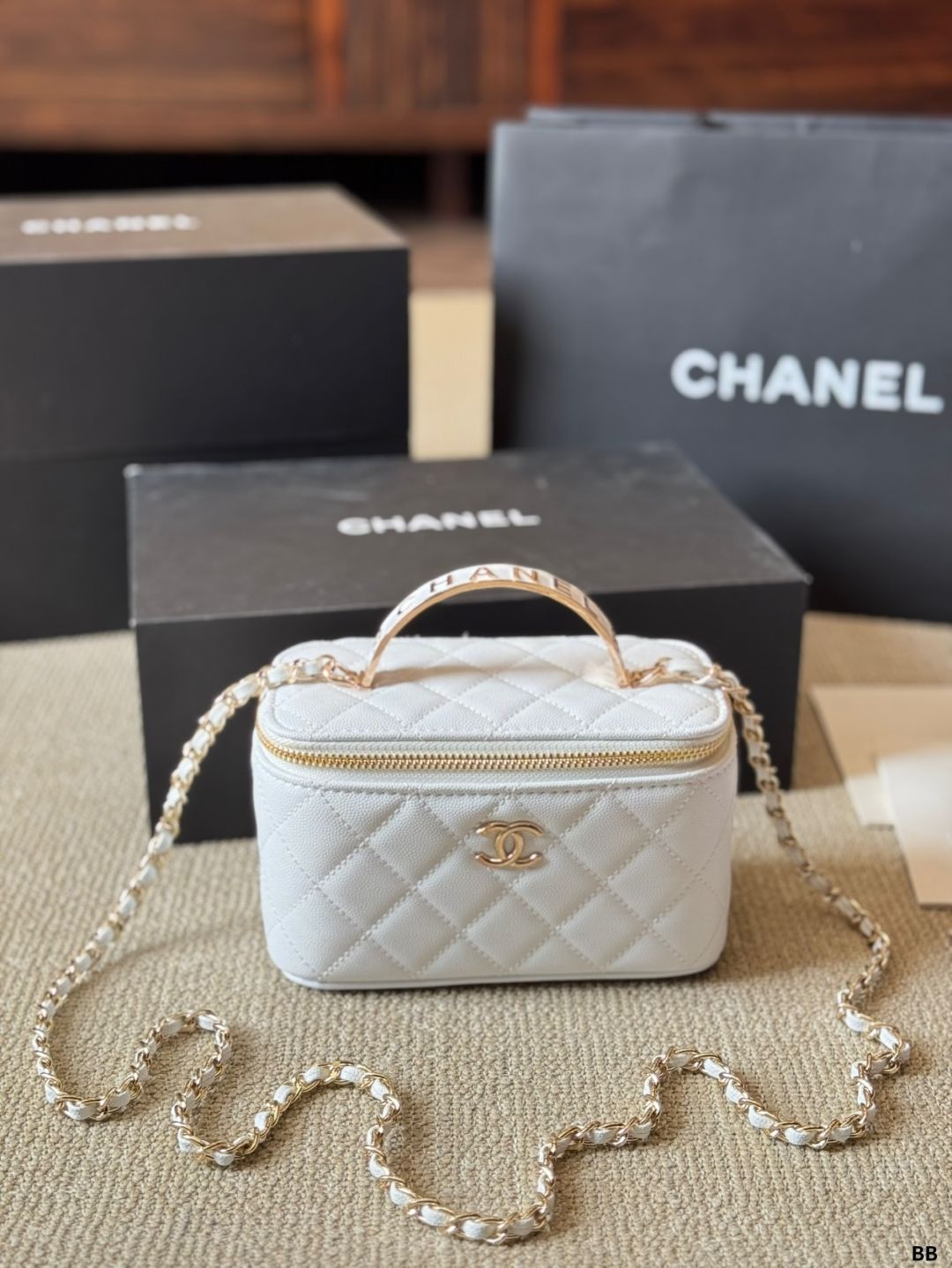 ★Coolなwhite★CHANEL ボックスバッグ 今日特価】Vintage Chanel ボックスバッグ-WTO輸入2 - メルカリ