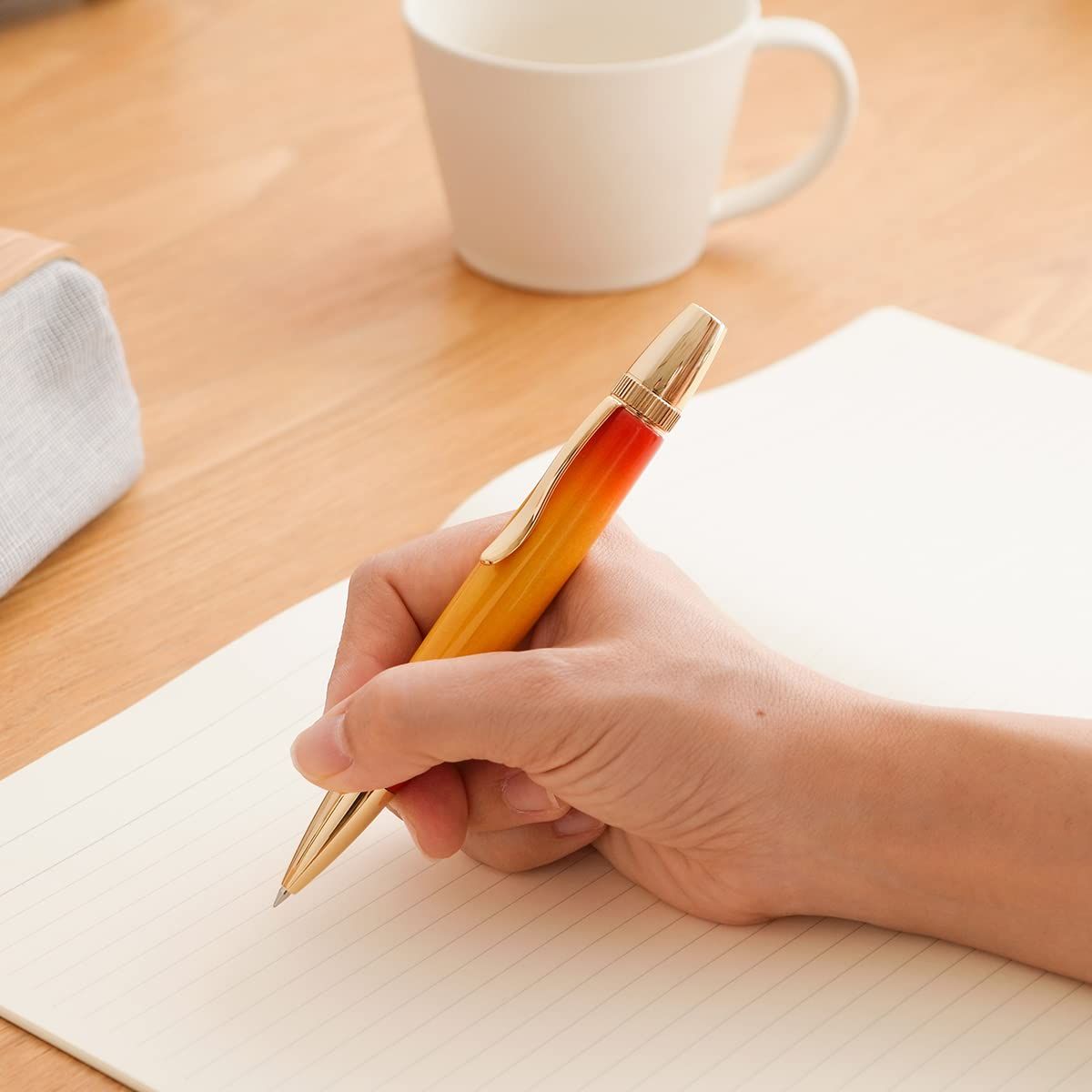 ルミニーオ luminio ボールペン 木製 木軸 ジェットストリーム 0.5 太軸 ツイスト式 銘木 ギター風 サンバースト塗装 日本製 楽器のようなペン 職人 手作り 三菱ジェット 替芯0.38～1.0mmに対応 桜|チェリーウッド SKLAD-KIRPICHA_RU