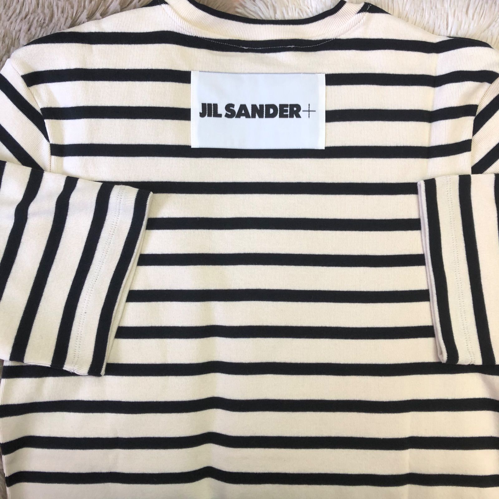 ☆大人気☆JIL SANDER Plusストライプロゴパッチ半袖TシャツM - メルカリ