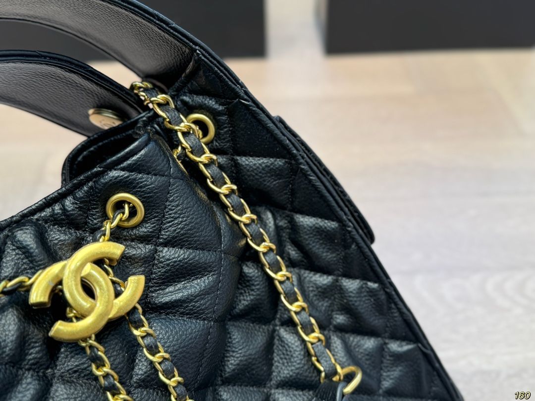 1360 シャネルCHANEL ヒッピー脇バッグトートバッグ これは