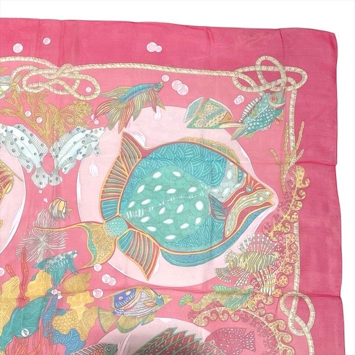 展示品 エルメス カレ90 シルク スカーフ シースルー モスリン　深海魚 展示品 HERMES エルメス カレ90 シルク100％ スカーフ シースルー 深海