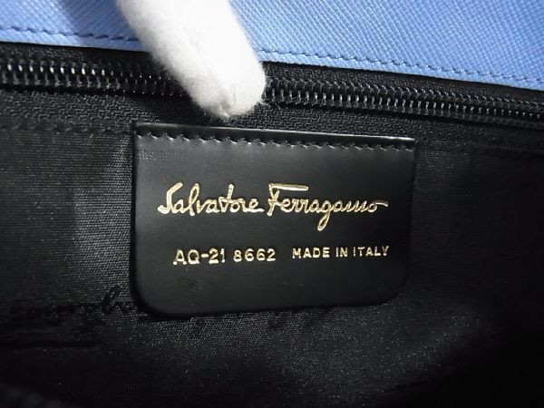 □新品□未使用□ SalvatoreFerragamo フェラガモ AQ-21 8662 ガンチーニ レザー ショルダーバッグ 肩掛け ライトブルー系  AN8336カラー - ハンドバッグ