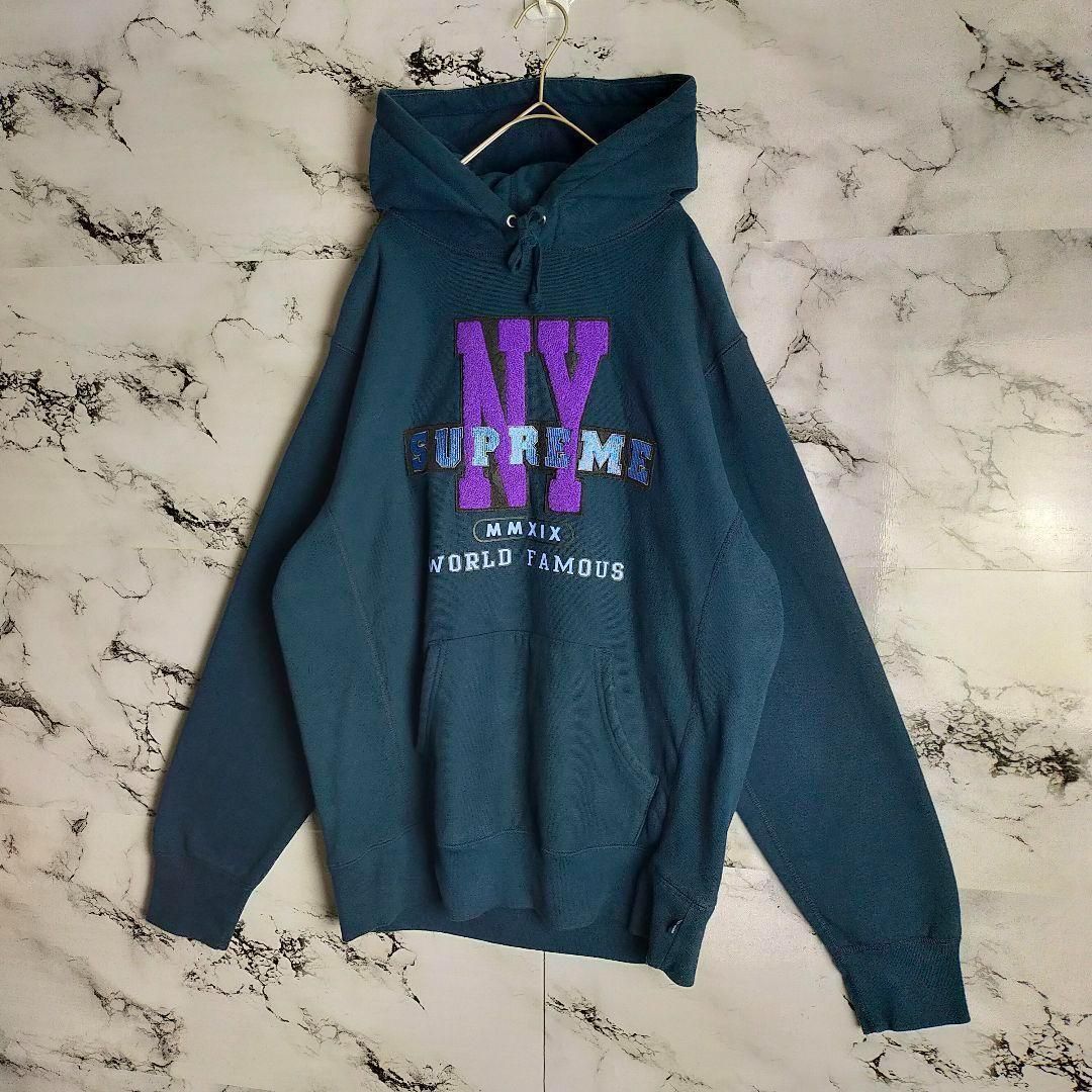【入手困難】シュプリーム☆センターパイルロゴ パーカー 刺繍 即完売品モデル 即完売品モデル】シュプリーム☆センターパイル刺繍ロゴ入り