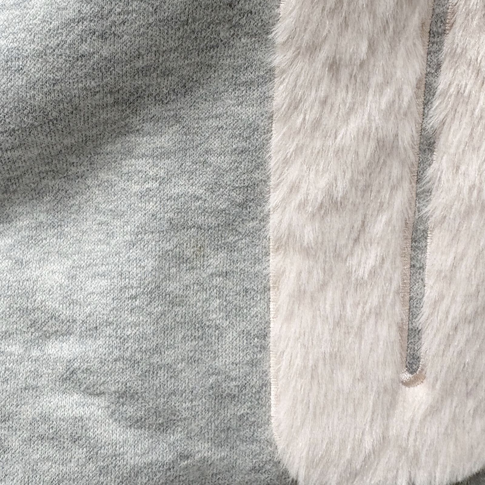 UGG裏起毛トレーナー グレー 新品未使用訳アリ】UGG アグ MADELINE FUZZY LOGO マドリン