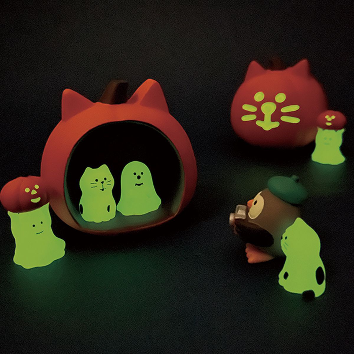 コウモリにゃんこ コンコンブル HAPPY OBAKE NIGHT 2024 ハロウィン DECOLE concombre マスコット 新作 可愛い 置物 小物 フィギュア