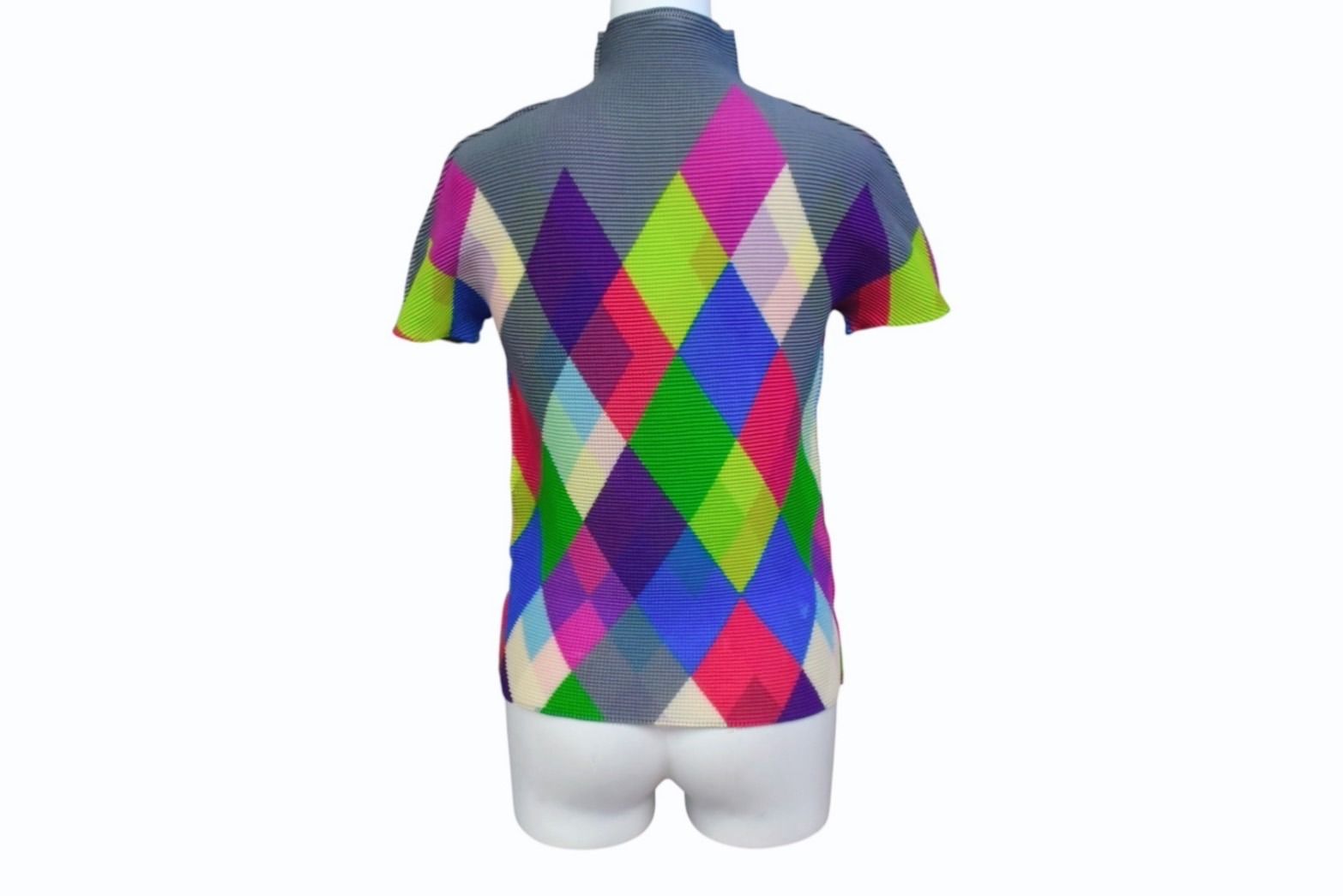 me ISSEY MIYAKE ミー イッセイミヤケ アーガイル柄 プリーツ ハイネック ワッフルブラウス MI71FK245 マルチカラー 良品 中古 4b003192 me ISSEY MIYAKE ミー イッセイミヤケ アーガイル柄 プリーツ