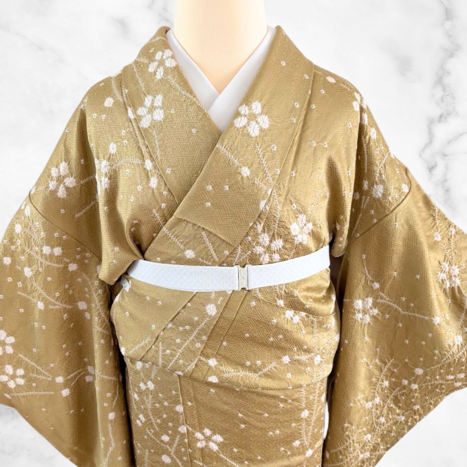 極美品 絞り 小紋 袷 抹茶色 枝花模様 しつけ糸付き 極美品 絞り