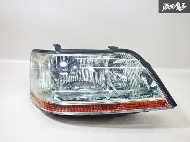 トヨタ純正 UZS175 UZS171 マジェスタ 後期 テールレンズ キレイ トヨタ純正 UZS175 UZS171 マジェスタ 後期 テールレンズ キレイ