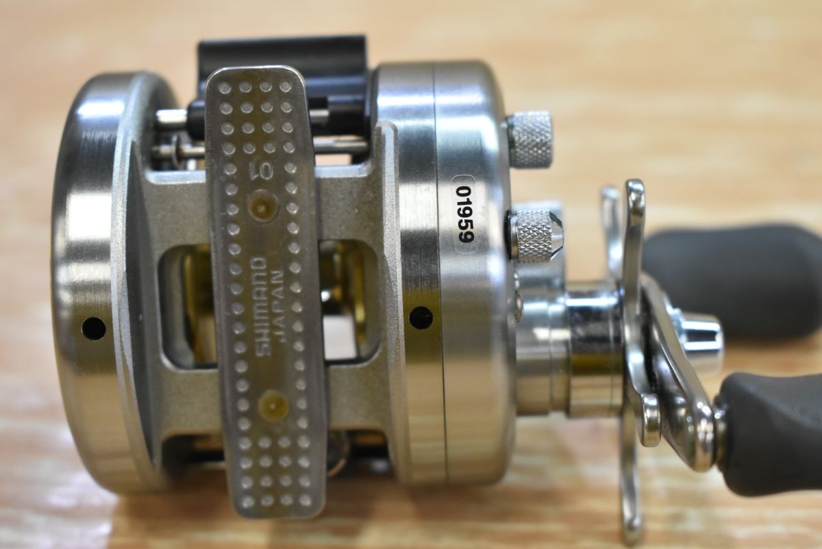 05 カルカッタ 200 右 シマノ 05カルカッタ200 右 シマノ カルカッタ コンクエスト 200 右