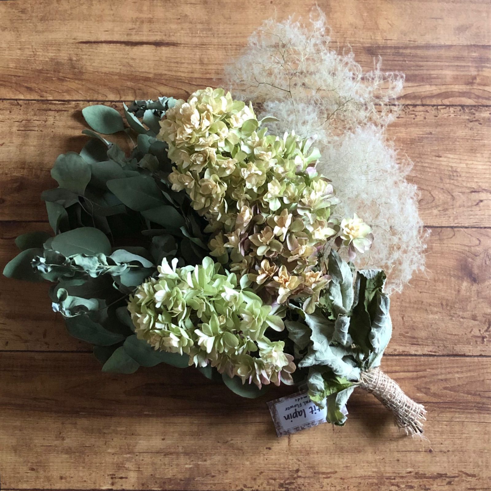 ドライフラワースモークツリーとユーカリのフライングリースとモビール