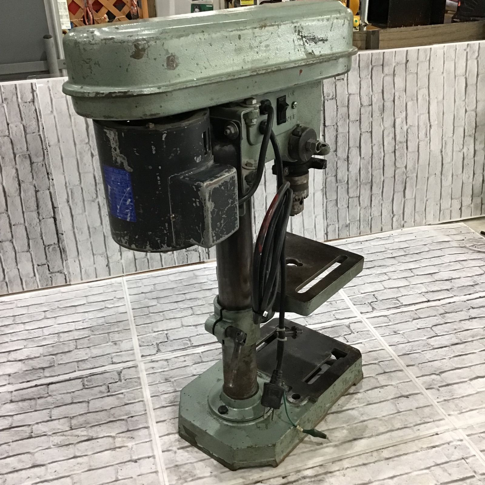 Makita TB130 ボール盤 makita/マキタ 卓上ボール盤 TB130－中古機械 